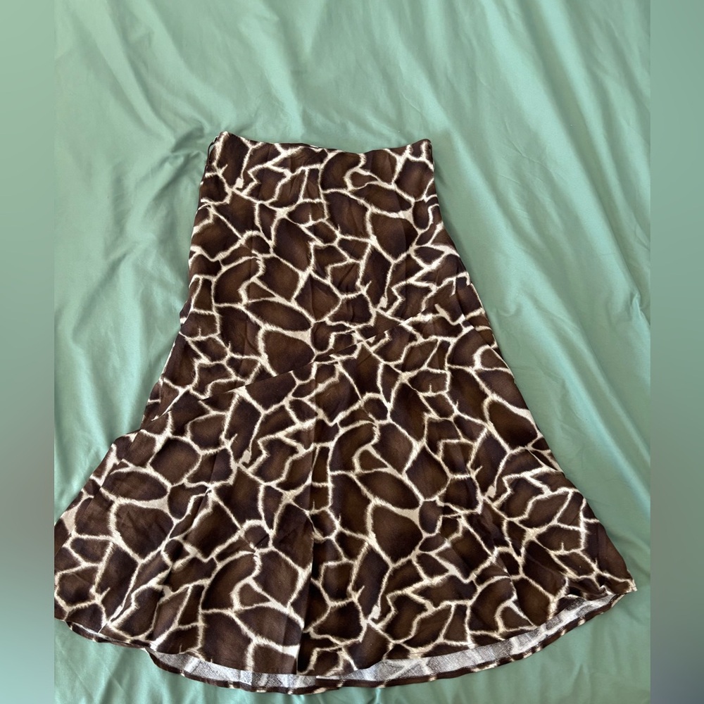 Wild Elegance Giraffe Print Midi Skirt